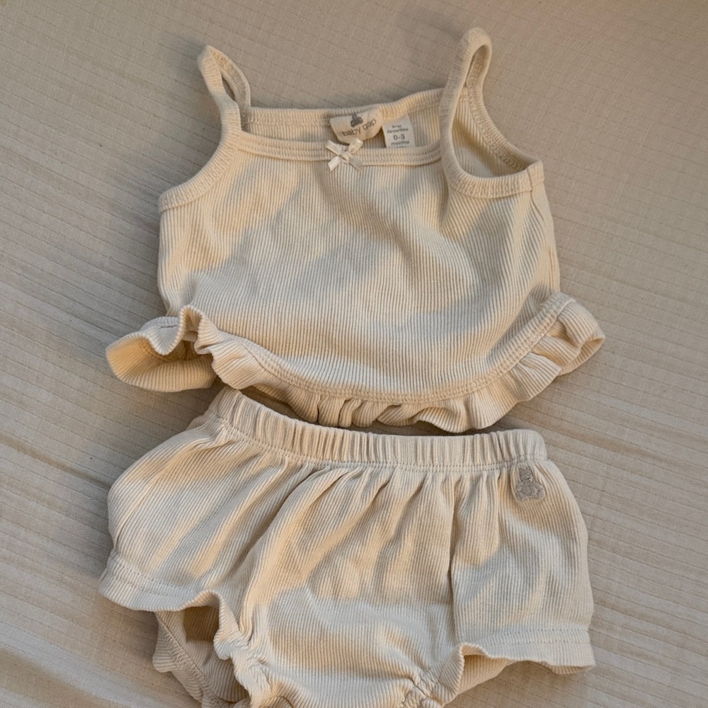GAP Cream Ribbed Tank Top & Ruffle Diaper Cover
